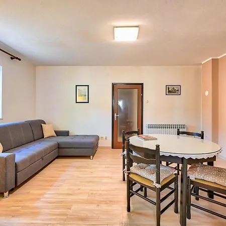 Apartment Iby Pula