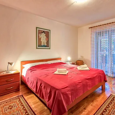 Апартаменты Iby *